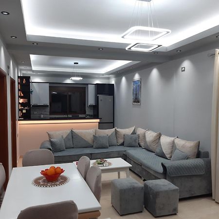 Villa Ari Berat Luaran gambar